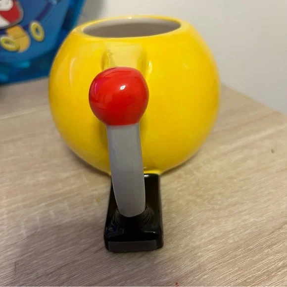 PAC-MAN big yellow ceramic coffee mug cup - Picture 5 of 9